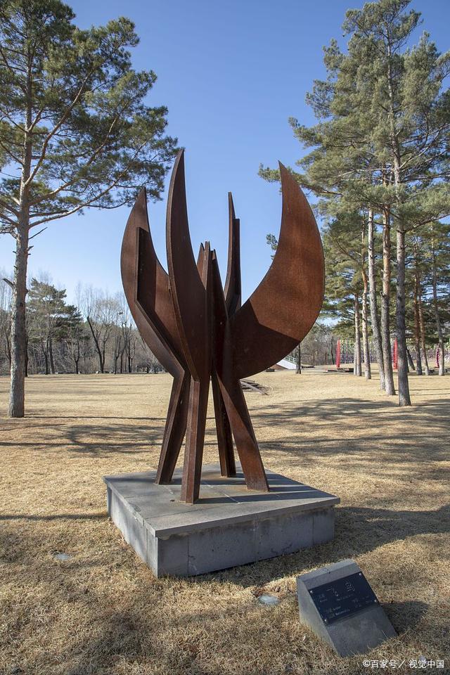 洮北锈钢板雕塑